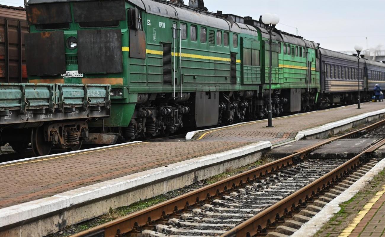 Eib And Ukrainian Railways Sign Million Eu Grant To Address Urgent