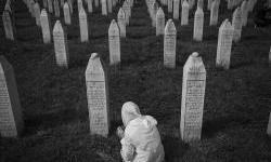 Kako ruski fondovi promovišu negiranje genocida u Bosni i Hercegovini