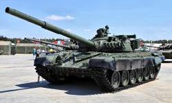 Poljska poslala Ukrajini preko 200 starih ruskih tenkova T-72