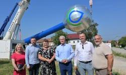 A 29-meter high water tower in Haganj has been ceremoniously erected in the Vrbovec area. 