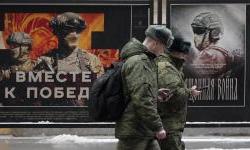 Vladimir Putin signs decree calling up 160,000 Russians for military service